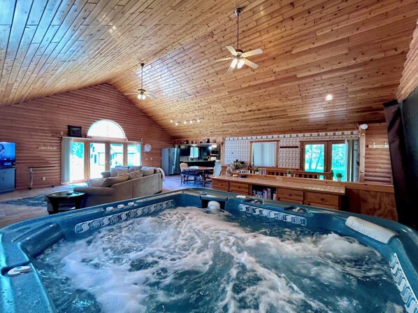 Game room - Serenity POW! Indoor Hot Tub, A/C & 3 Acres! (Bessemer)