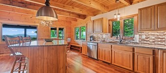 1 Sweet View - 4 BR, 3.5 BA, Hot Tub, VIEWS