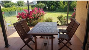 Outdoor dining - Belle Grande Maison Avec Piscine (Millas)