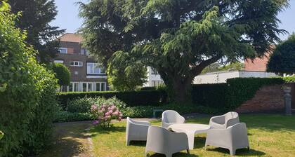 Huyze Lapin: Ruime Woning met Tuin & Zwembad, op Wandelafstand van Brugge