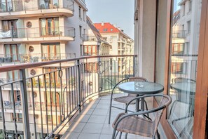 Outdoor dining - CENTRAL GOZSDU 1 BDR. APT. W/ BALC (Budapest)