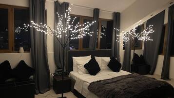 1 bedroom, down duvets, iron/ironing board, free WiFi