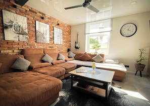 TV connectée, jeux vidéo, médiathèque, vidéothèque