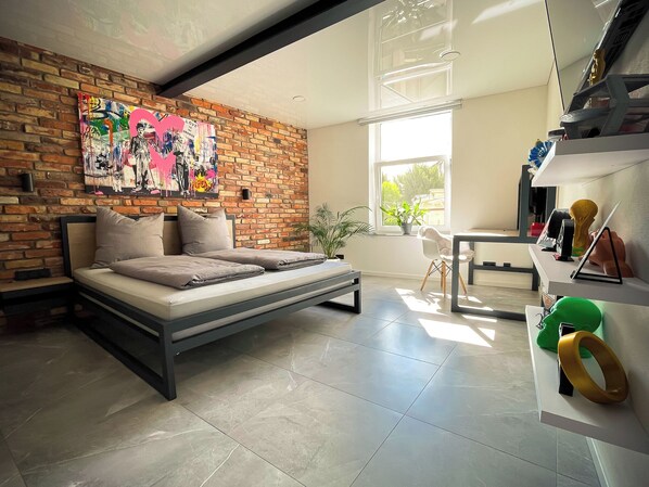 1 chambre, bureau, fer et planche à repasser, Wi-Fi gratuit