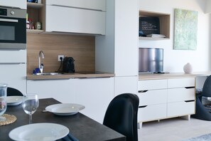 Fridge, microwave, oven, dishwasher