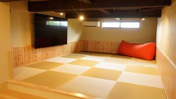 Villa – classic | Dundyner, skrivebord, lydisolert og wi-fi (inkludert)