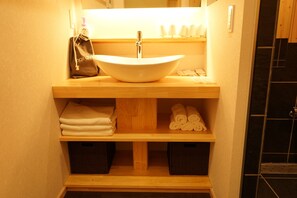 Classic Villa | Bathroom