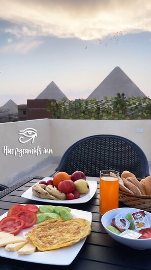 Desayuno completo gratuito y diario
