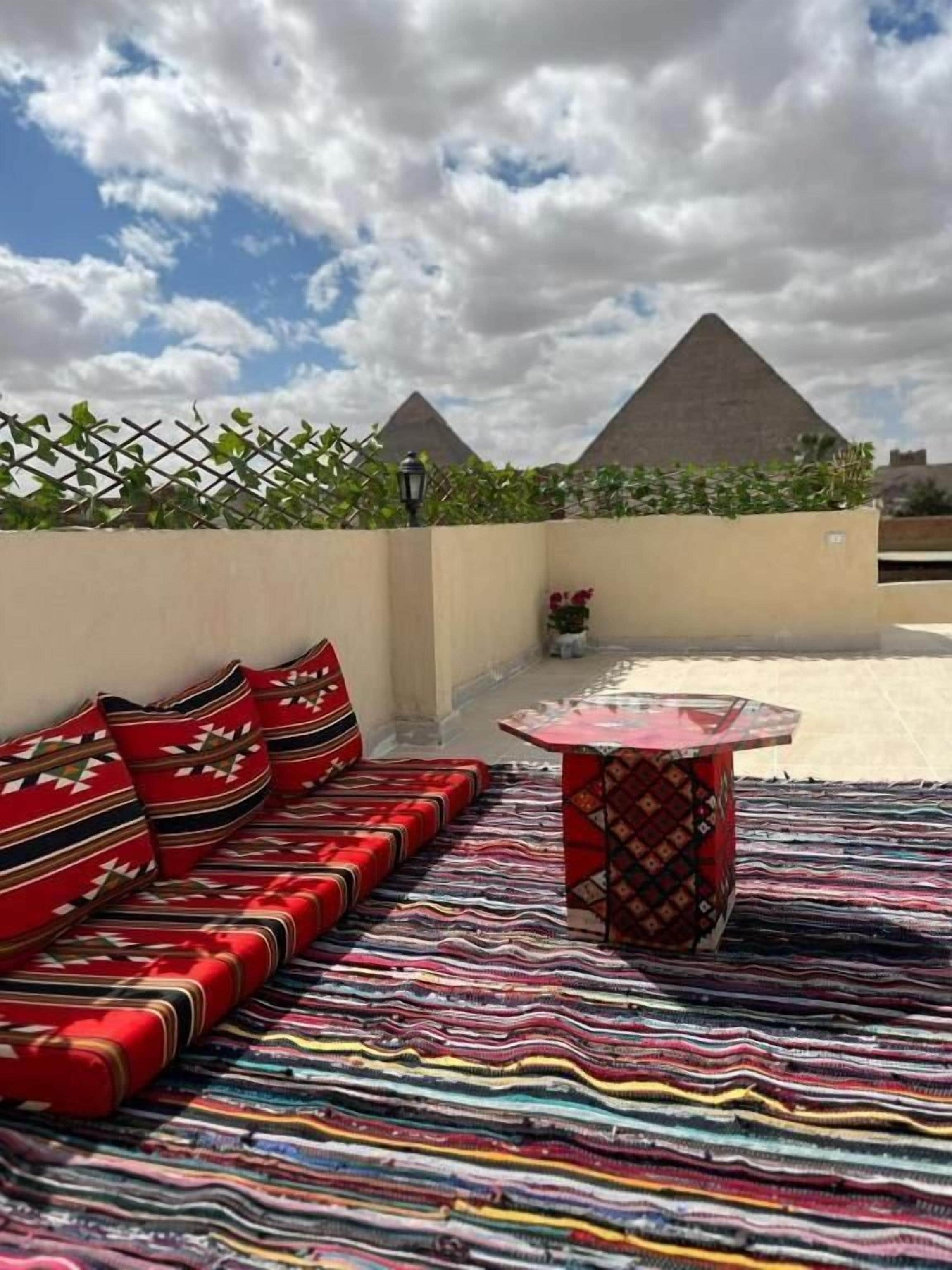 Foto - Hur Pyramids inn