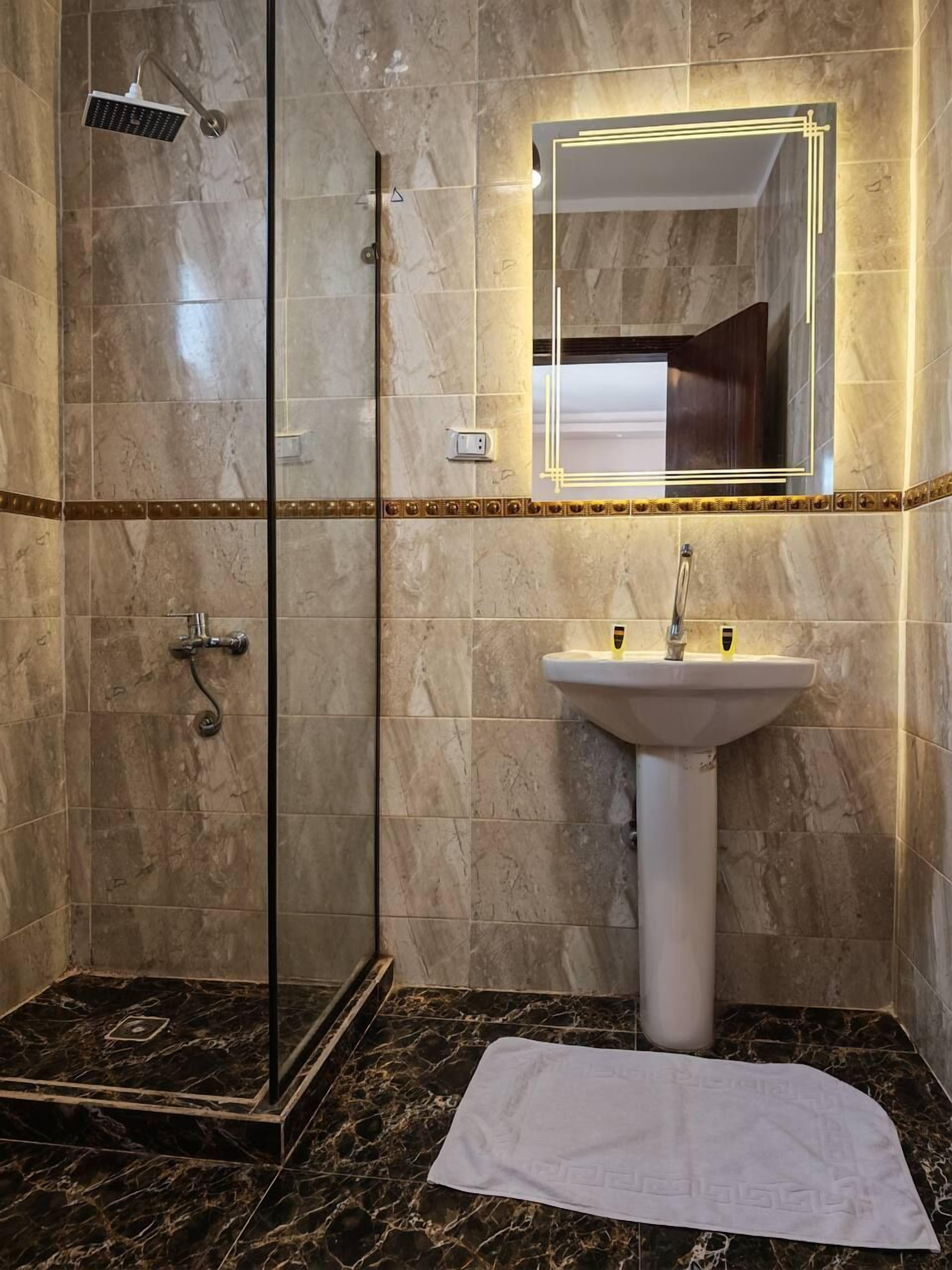 Foto - King hur pyramids inn