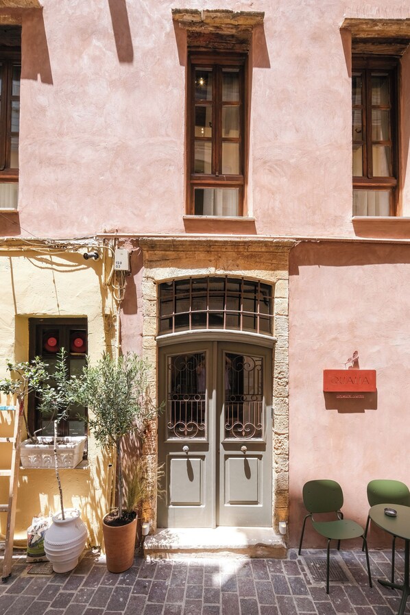 Fachada de la propiedad