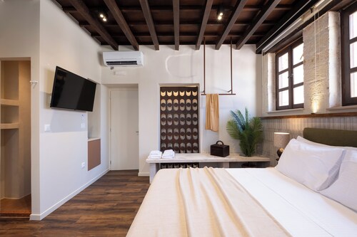 Qualia Slowlife Suites