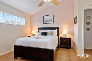 1 chambre, bureau, fer et planche à repasser, accès au Wi-Fi (inclus)