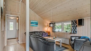 Unclassified image, 4 of 15, button - Cozy home in Fårvang with WiFi (Fårvang)
