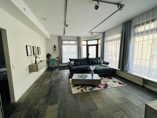 Großzügige Helle Wohnung am Storchennest