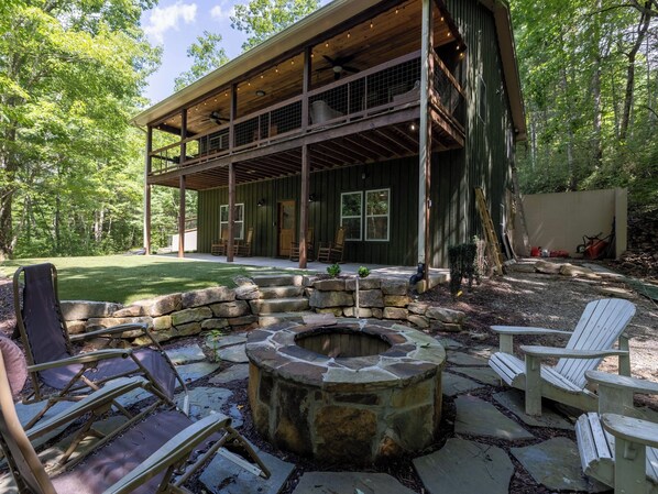 Terrace/patio - Oscar's Hideout - Sweet Hidden Gem Close to Downtown Clayton (Tiger)