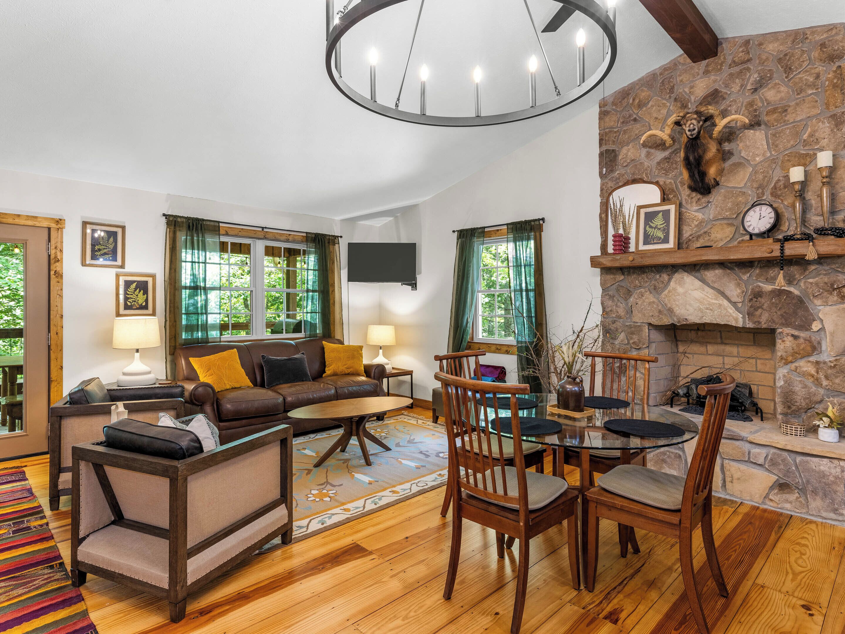 Televisor intel·ligent i llar de foc 