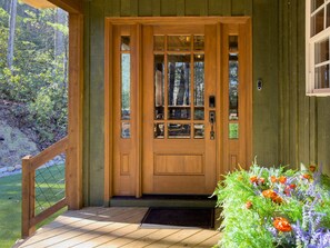 Exterior detail - Oscar's Hideout - Sweet Hidden Gem Close to Downtown Clayton (Tiger)