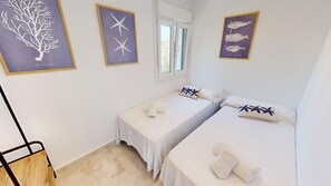 2 chambres, fer et planche à repasser, Wi-Fi gratuit, draps fournis