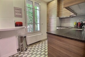 Mikrowelle, Ofen, Herdplatte, Geschirrspüler