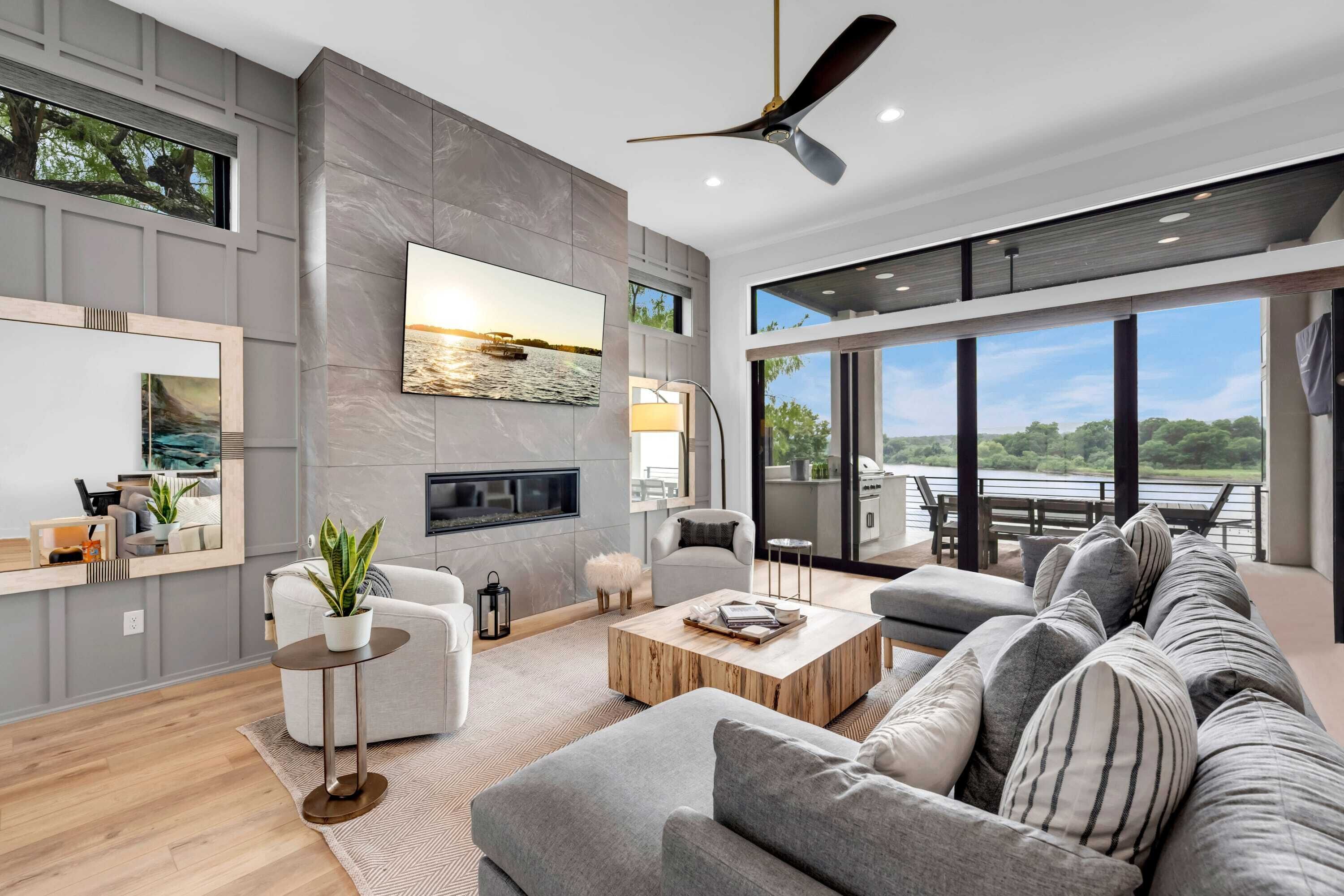 Smart TV, fireplace, DVD player, offices