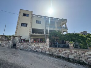 Exterior - Berdhill Rooms (Aliko)