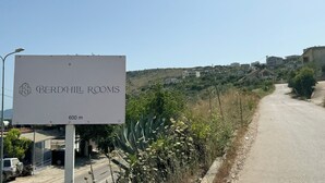 Front of property - Berdhill Rooms (Aliko)