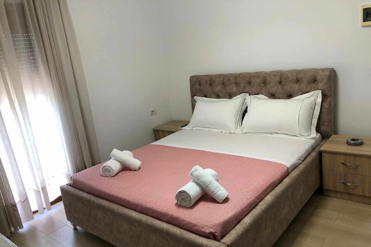 Kamer, 1 twee- of 2 eenpersoonsbedden, uitzicht op tuin | Geluiddichte muren, gratis wifi