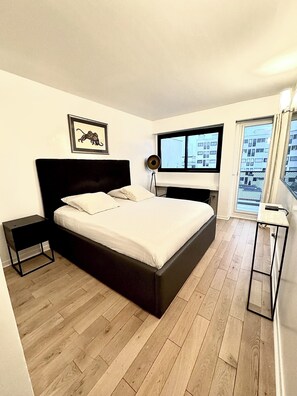 2 bedrooms, desk, iron/ironing board, WiFi