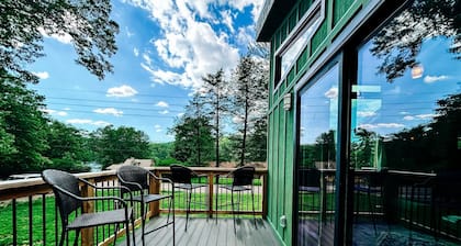 The Tiny House @ Deep Creek Lake - centrally located to everything Deep Creek