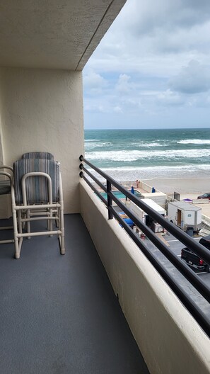 Property grounds - Spectacular, Oceanview Condo, Pool, Hot Tub, Gorgeous Views sunrise to sunset! (Daytona Beach Shores)