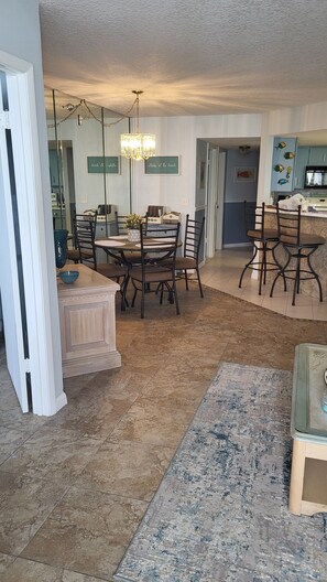 Dining - Spectacular, Oceanview Condo, Pool, Hot Tub, Gorgeous Views sunrise to sunset! (Daytona Beach Shores)