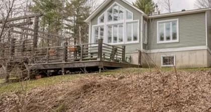 Maison Dans la Forêt Avec Accès au lac