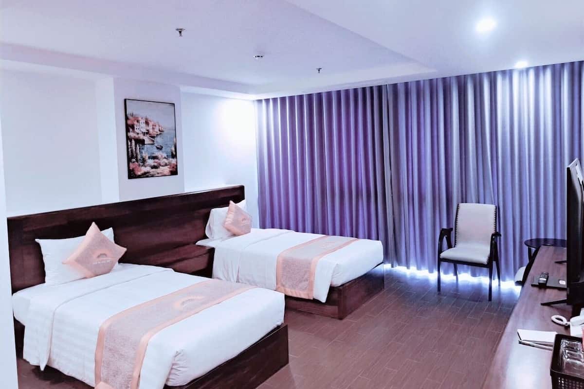 Cubrecamas, colchones con pillow-top y escritorio