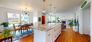 Interior - The Happy Clam at Seaside Beach (Seaside)