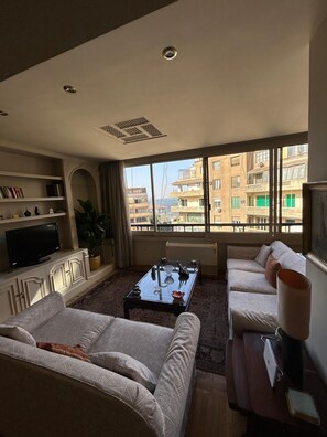Living area - Zamalek 'Nile View' Luxury living. (Cairo Governorate)