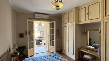 3 habitaciones, tabla de planchar con plancha, wifi y ropa de cama