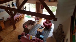 Fernseher, Kamin, DVD-Player, Tischtennisplatte