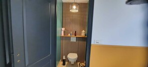 Shower, hair dryer, towels, soap - Jolie Maison de Famille. Idéalement Située Entre mer et Campagne (Kermoroc'h)