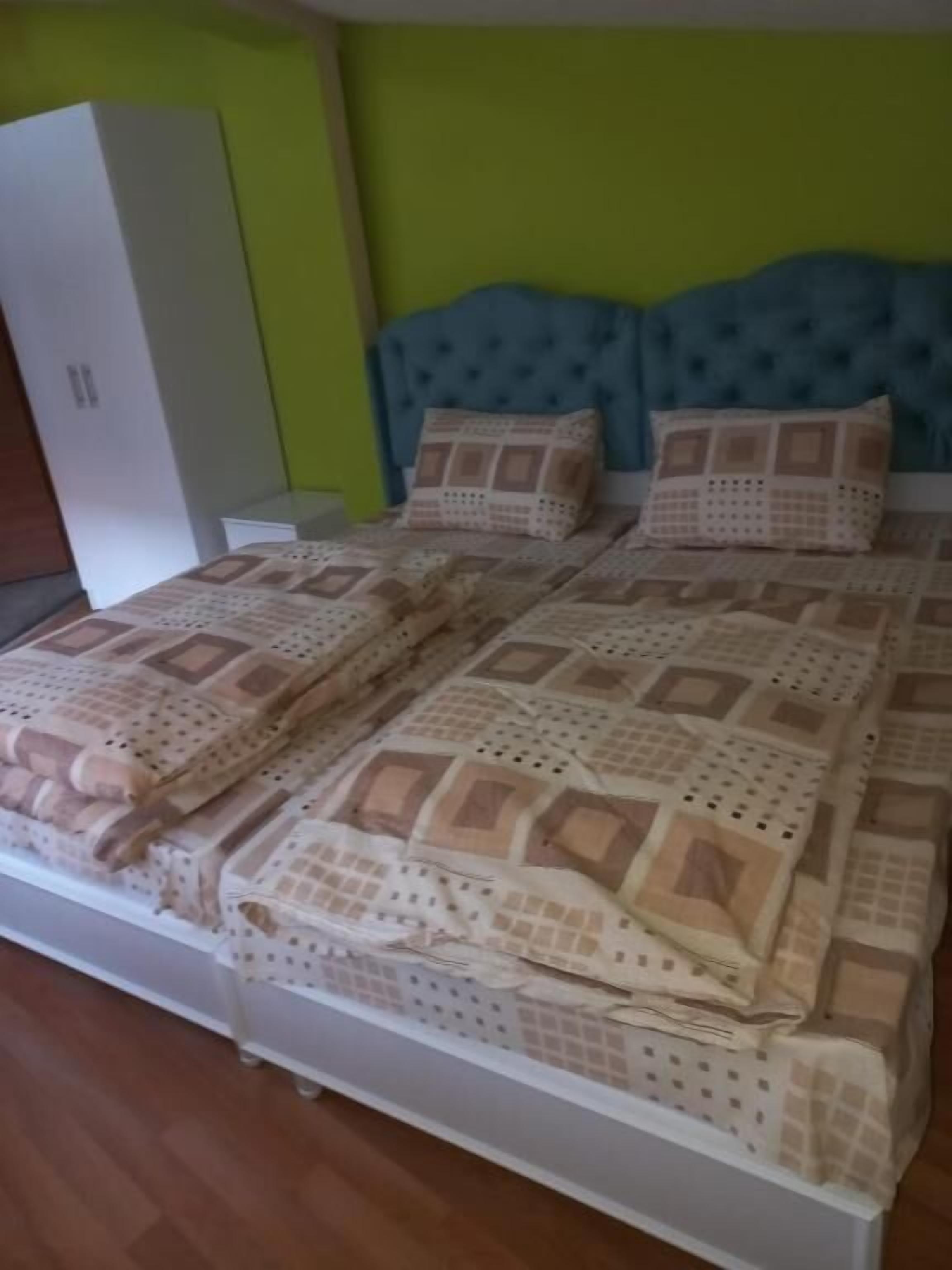 Basic Shared Dormitory | Desk, soundproofing, iron/ironing board, free WiFi