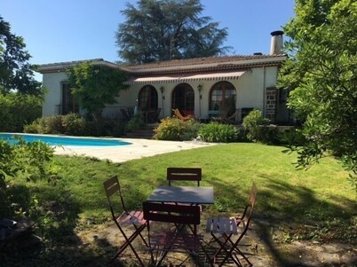 Charmante Villa 10 Personnes aux Pieds des Pyrénées