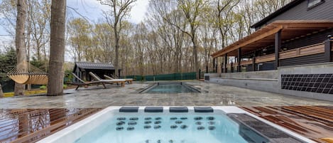 Piscine extérieure, piscine chauffée