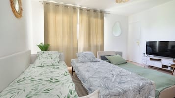 1 Schlafzimmer, Bügeleisen/Bügelbrett, Reisekinderbett, kostenloses WLAN