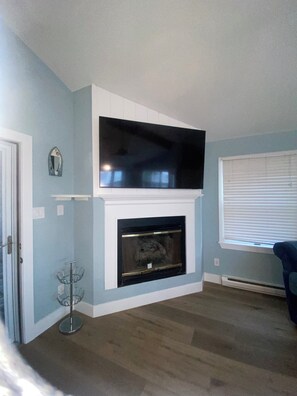 Living area - 1 block to beach  All New Renovations ! Second Floor with a deck (Ocean City)
