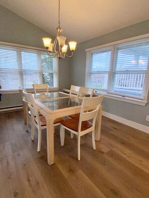 Dining - 1 block to beach  All New Renovations ! Second Floor with a deck (Ocean City)