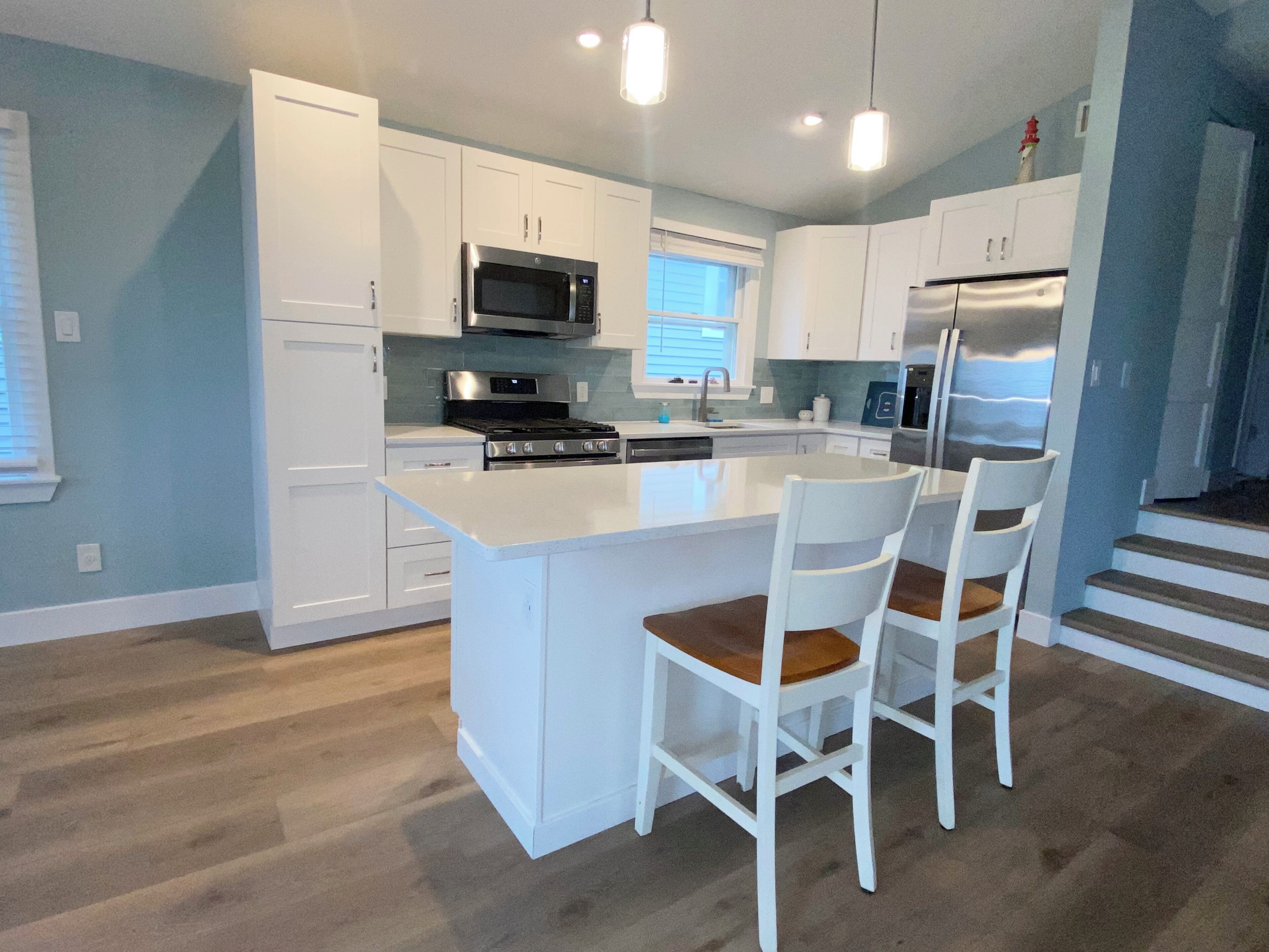 1 block to beach  All New Renovations ! Second Floor with a deck