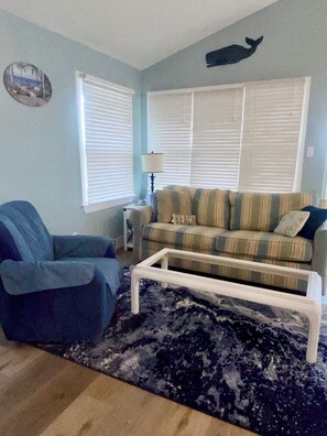 Living area - 1 block to beach  All New Renovations ! Second Floor with a deck (Ocean City)