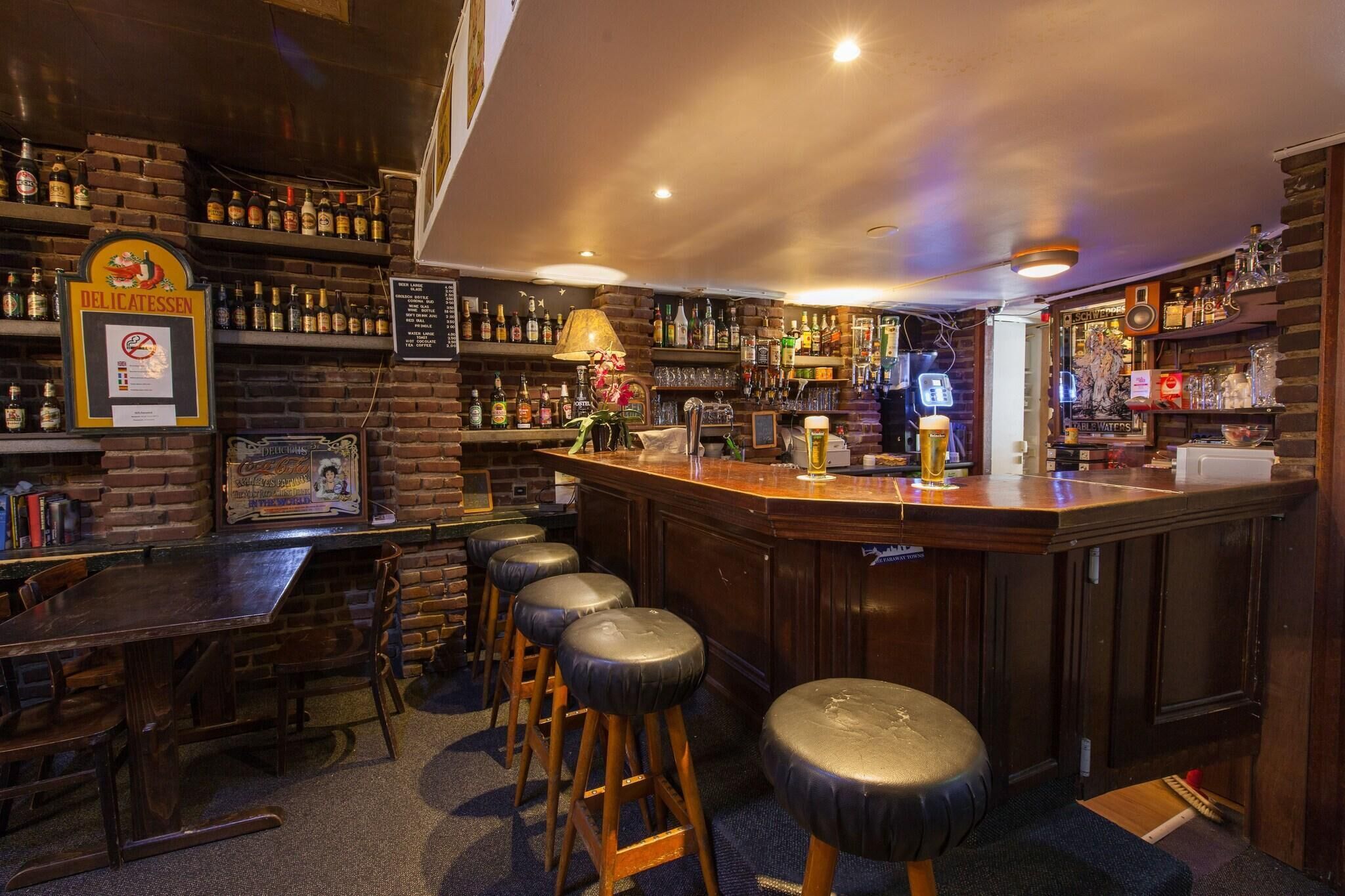 Bar (in der Unterkunft)