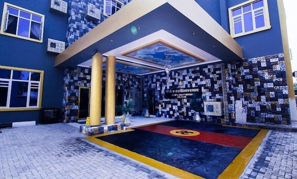 Façana frontal de l'allotjament