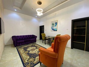 43-Zoll-Smart-TV mit Satellitenempfang, Netflix, Streaming-Dienste